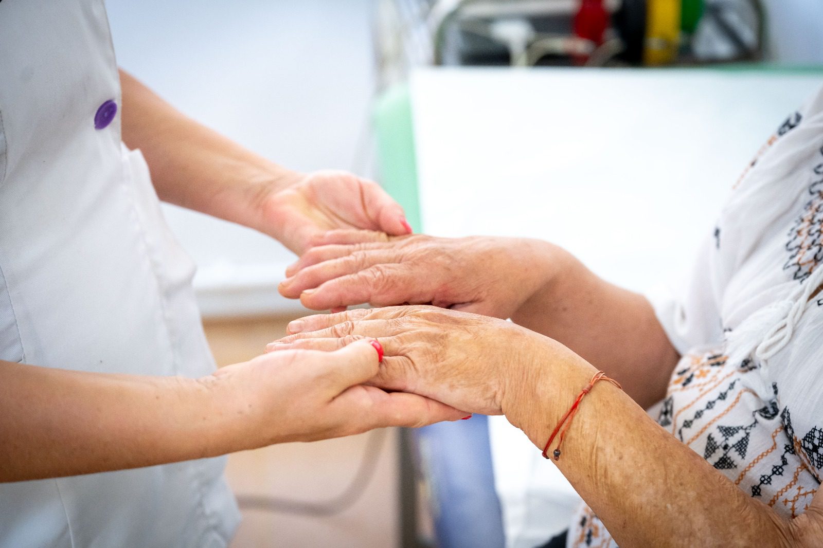 Peste 2.000 de pacienți au beneficiat în 2025 de consultații de medicină internă la Centrul de Sănătate Sfântul Nectarie