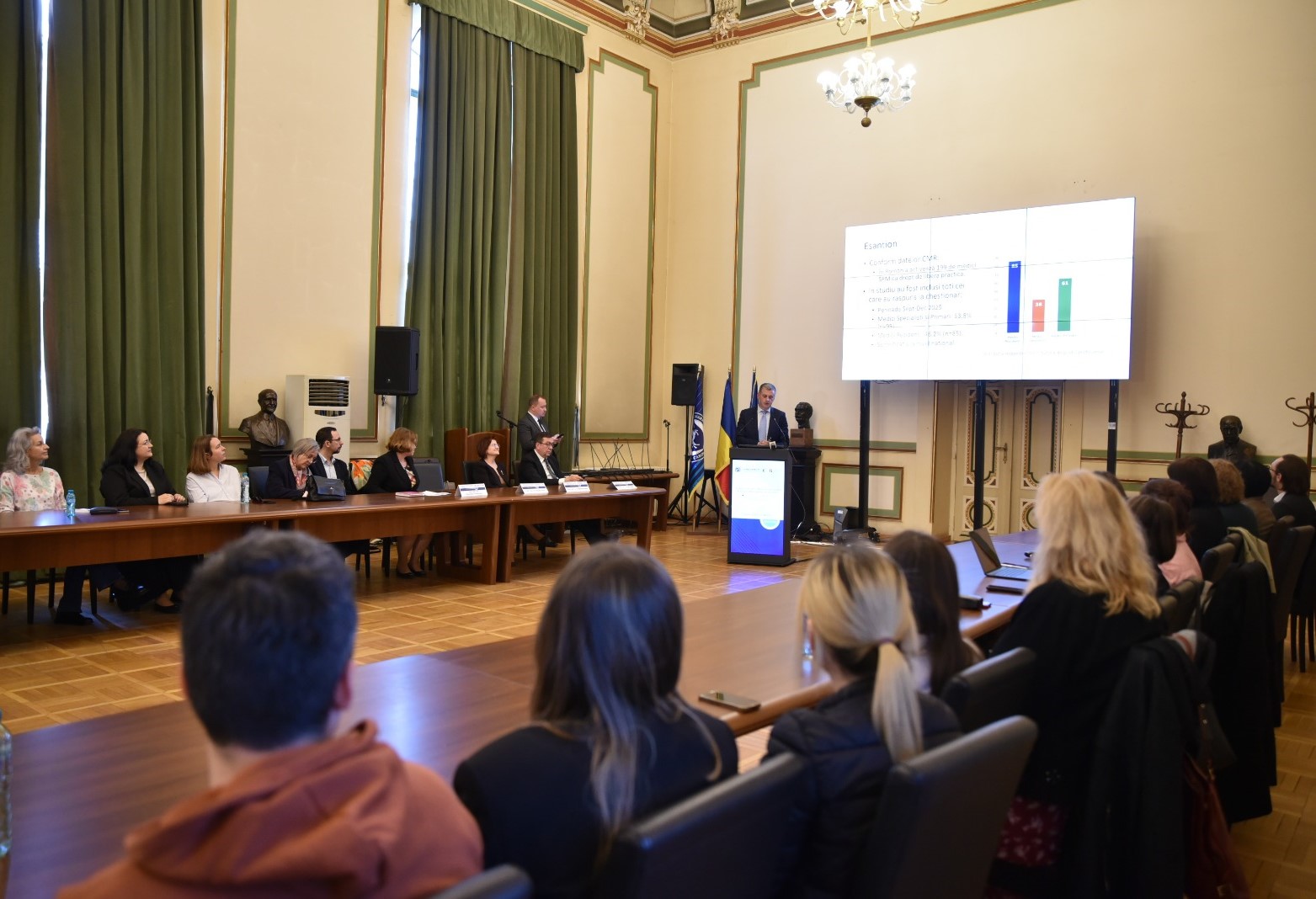 Studiu național: 70% dintre rezidenții în specialitatea sănătate publică și management iau în calcul plecarea din țară