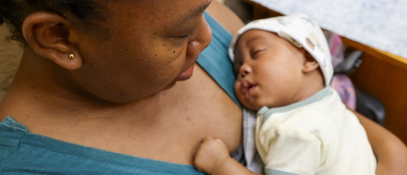 OMS certifică Bahamas pentru eliminarea transmiterii HIV de la mamă la copil