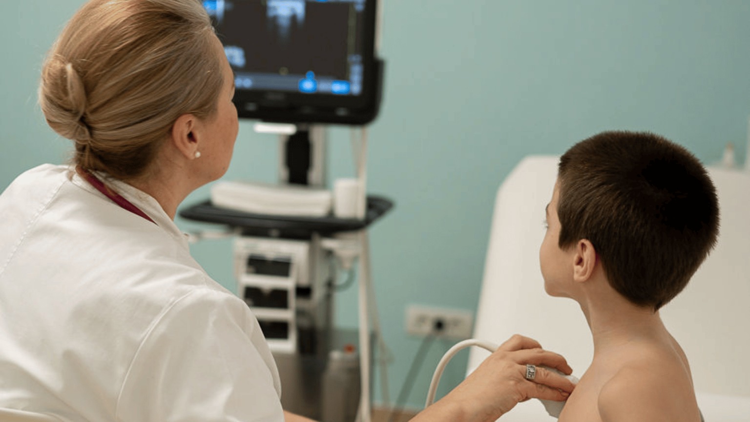 Timișoara: Creștere accentuată a cazurilor de insuficiență respiratorie la copii din cauza alergiilor de primăvară și astmului bronșic