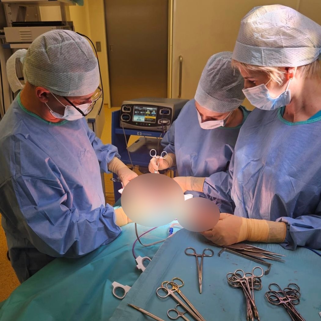 Spitalul Sf. Constantin realizează în premieră o laringectomie totală pentru un pacient cu cancer laringian recidivat