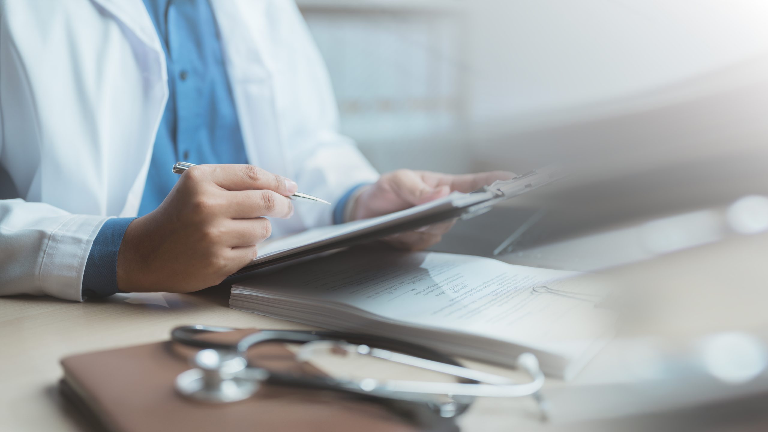 APCR: Ordonanța privind neplata primei zile a concediului medical produce efecte nedrepte și discriminatorii