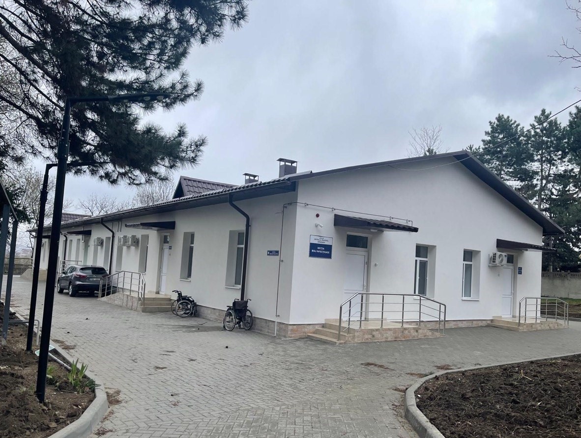 CNAM: Secția de boli infecțioase a Spitalului raional Strășeni a fost modernizată energetic cu sprijin de 6,7 milioane lei