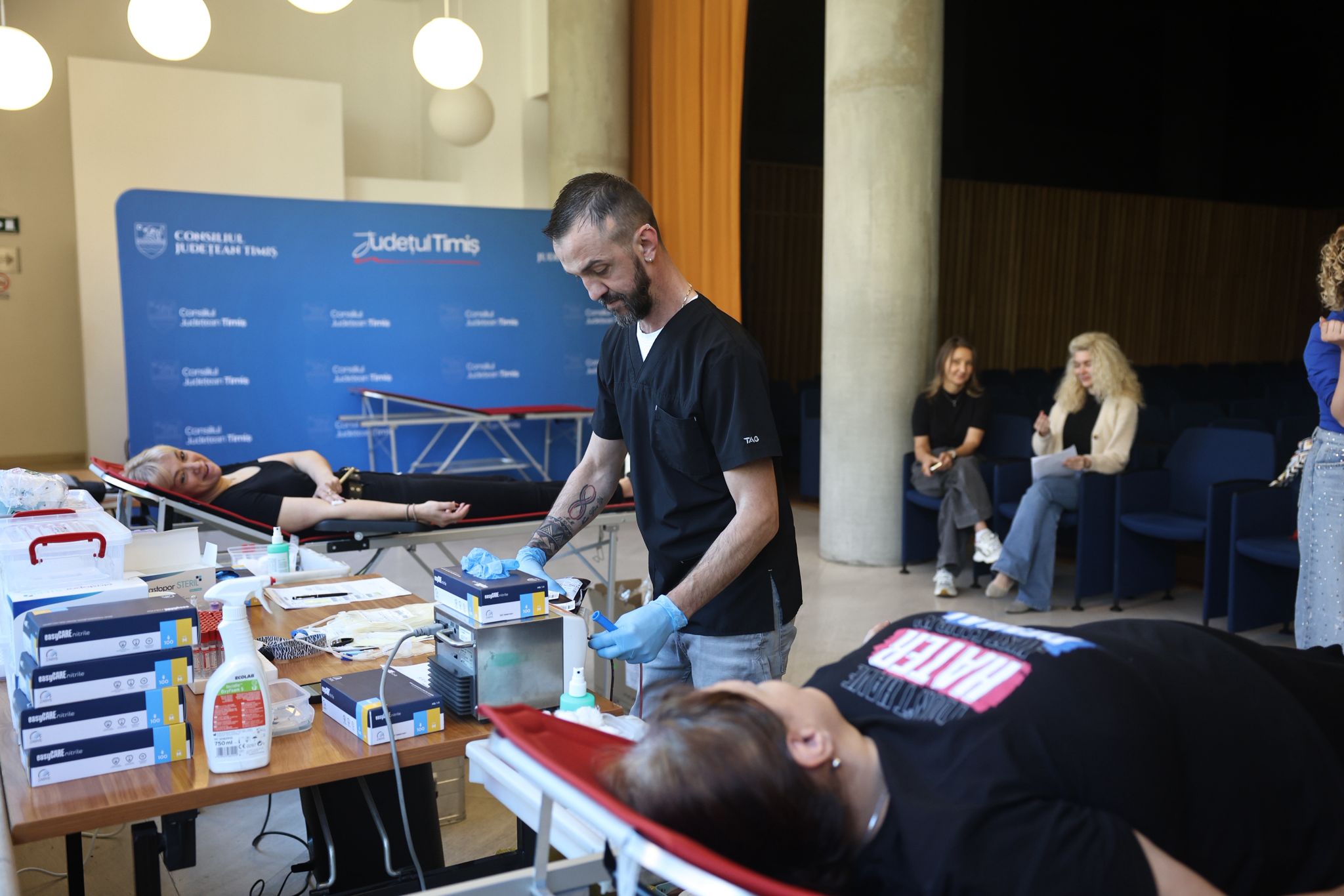 Peste 40 de angajați ai CJ Timiș au donat sânge pentru pacienții oncologici de la Spitalul „Louis Țurcanu”