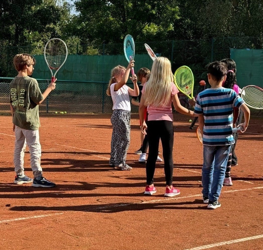 Astmul la copii nu contraindică sportul dacă este corect controlat medical, atrag atenția specialiștii Compartimentului de Pneumologie Pediatrică