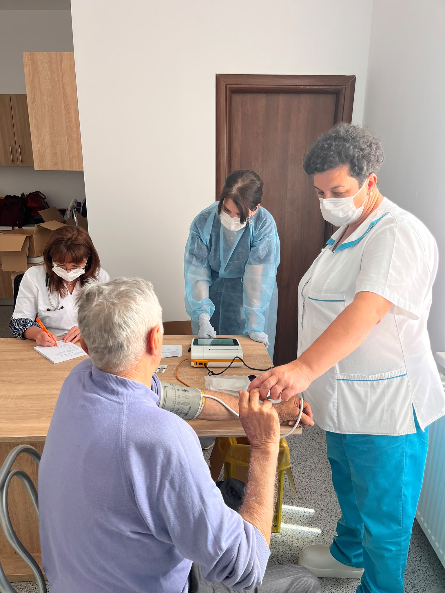 Spitalul de Pneumoftiziologie Sibiu a realizat peste 40 de spirometrii gratuite la Brădeni în campania „Respiră Liber”