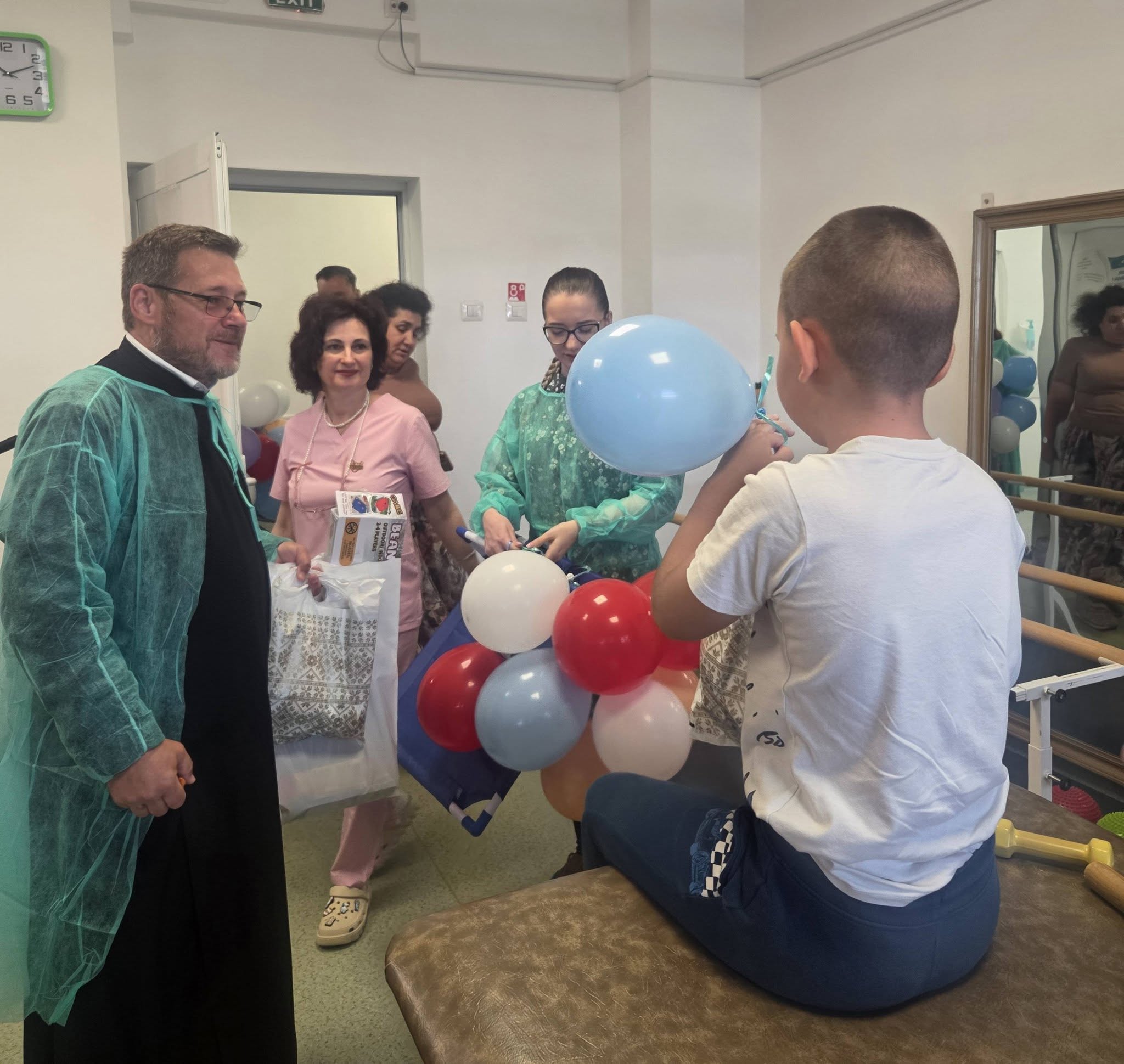 Spitalul Județean de Urgență Slatina: Daruri și activități pentru copiii internați de Ziua Internațională a Copilului
