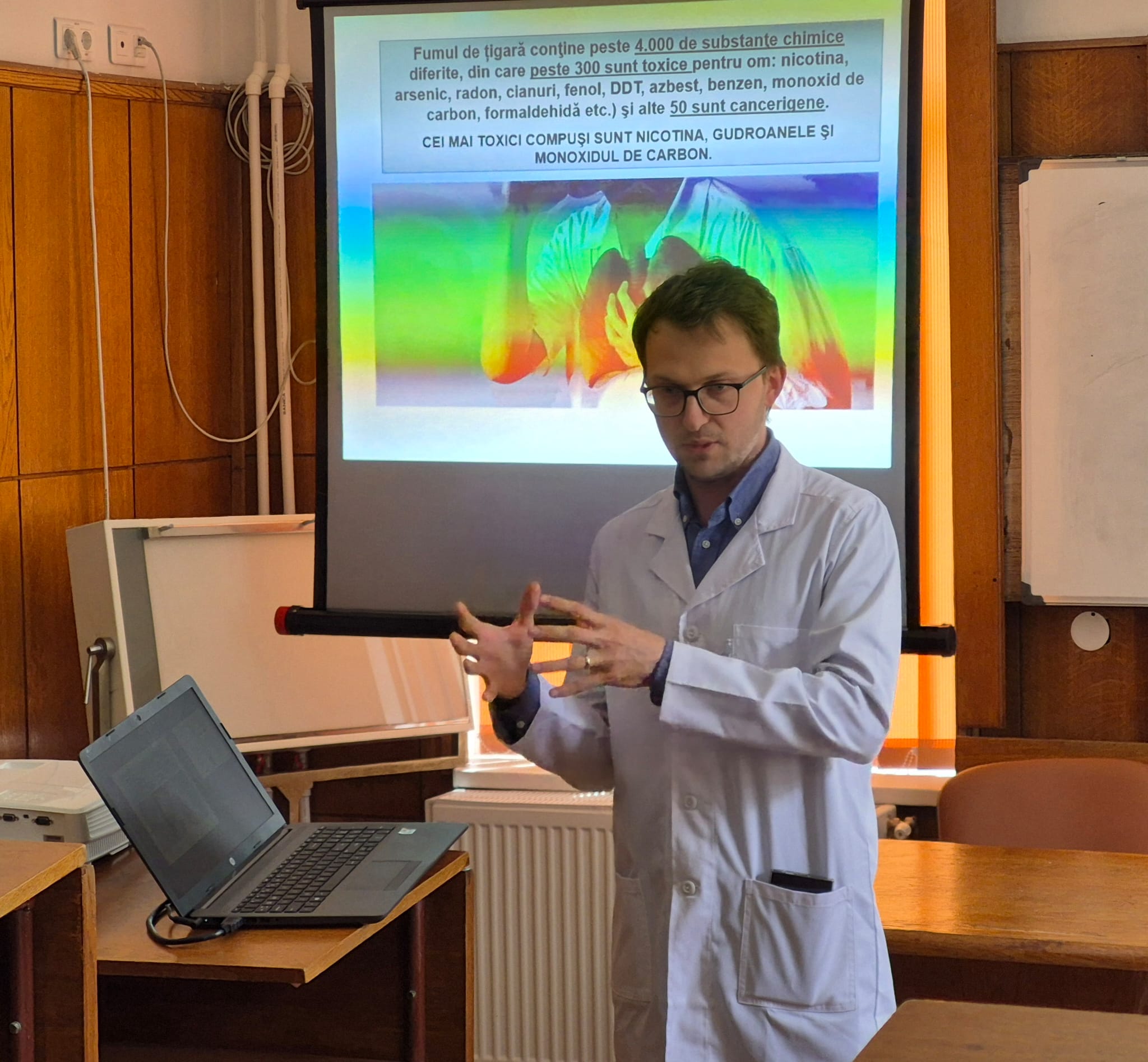 Sibiu: Elevii Colegiului Național Samuel von Brukenthal au participat la sesiuni de consiliere și prevenire a fumatului, în cadrul campaniei „Respiră Liber”