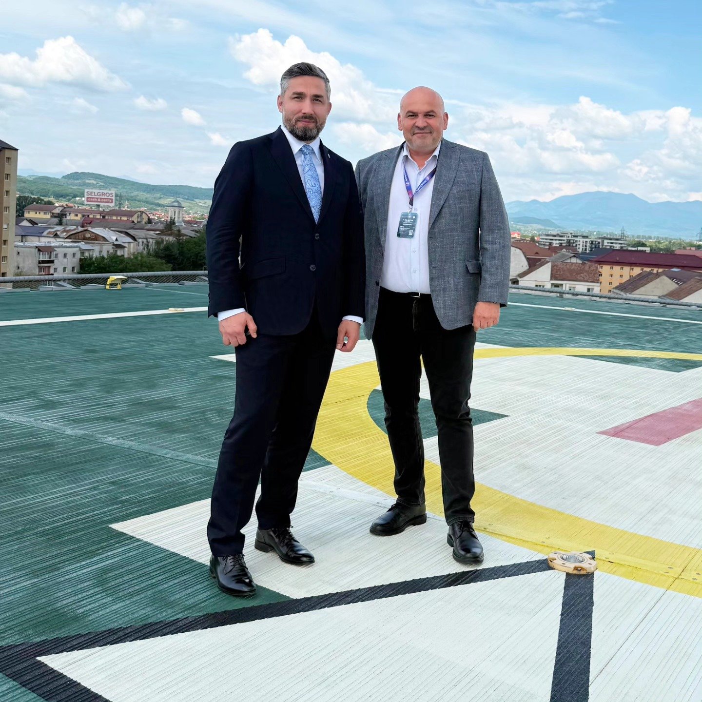 Prof. univ. dr. Valeriu Gheorghiță subliniază că este nevoie de o schimbare de mentalitate în prescrierea antibioticelor, prevenirea infecțiilor de spital și protejarea siguranței pacientului