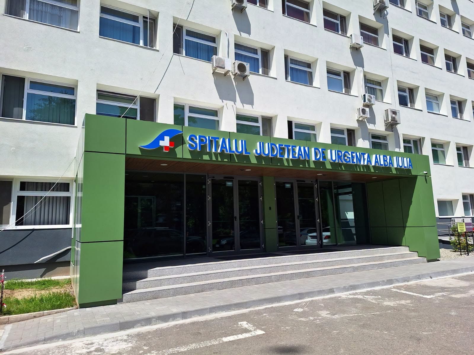Medicii din Alba Iulia au extirpat 21 de fibroame uterine şi au păstrat şansa unei pacientei de a deveni mamă