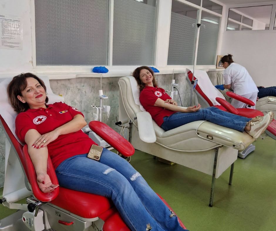 450 de persoane au donat sânge în cadrul unei campanii organizate de Crucea Roşie Română