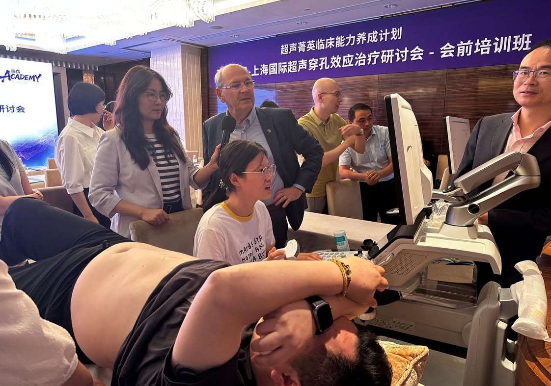 SCJU „Pius Brînzeu” Timișoara: Prof. dr. Ioan Sporea, desemnat profesor invitat la Universitatea din Shanghai pentru trei ani