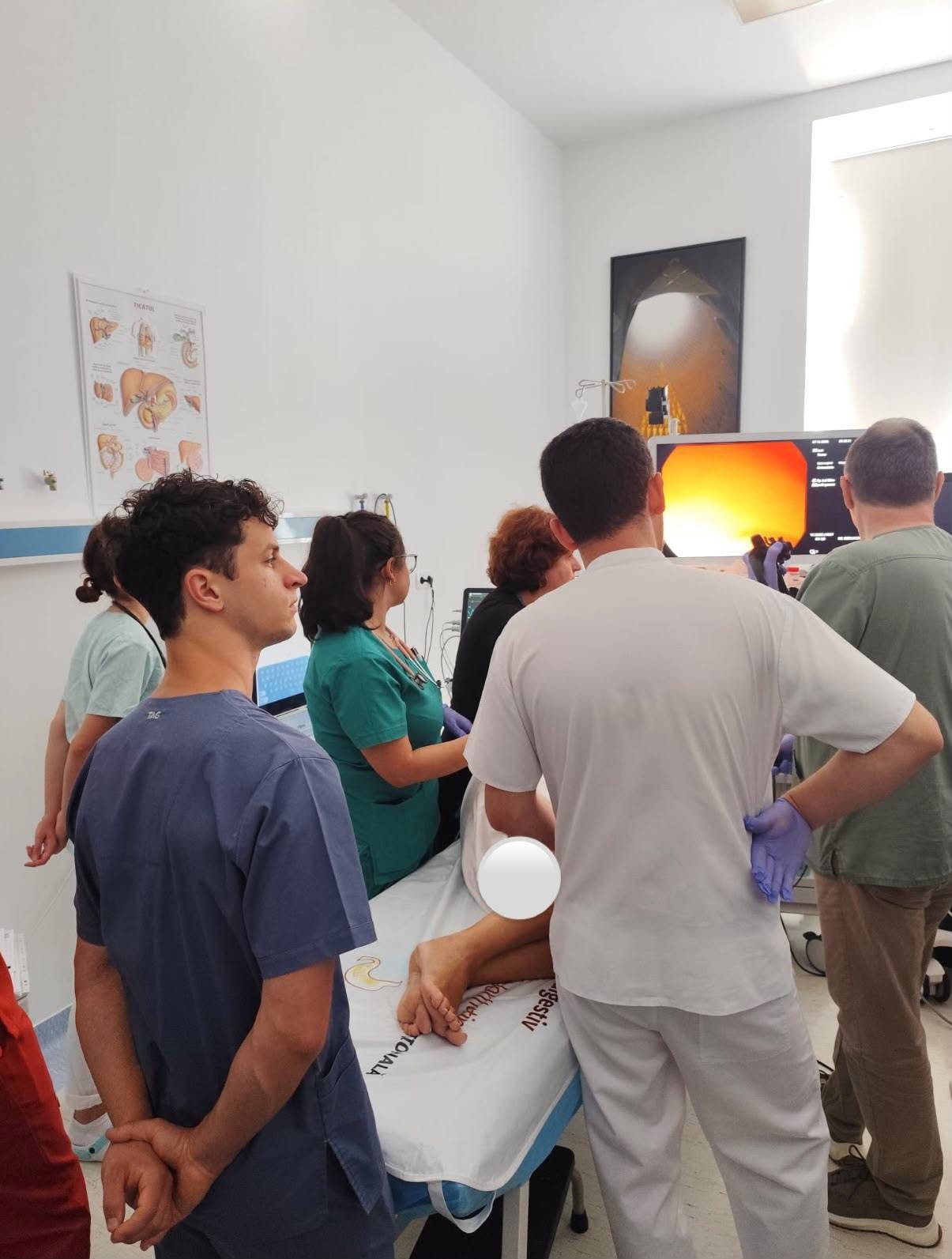 SCJU Sibiu a realizat în premieră o procedură complexă de examinare a căilor biliare prin combinarea ERCP cu colangioscopia