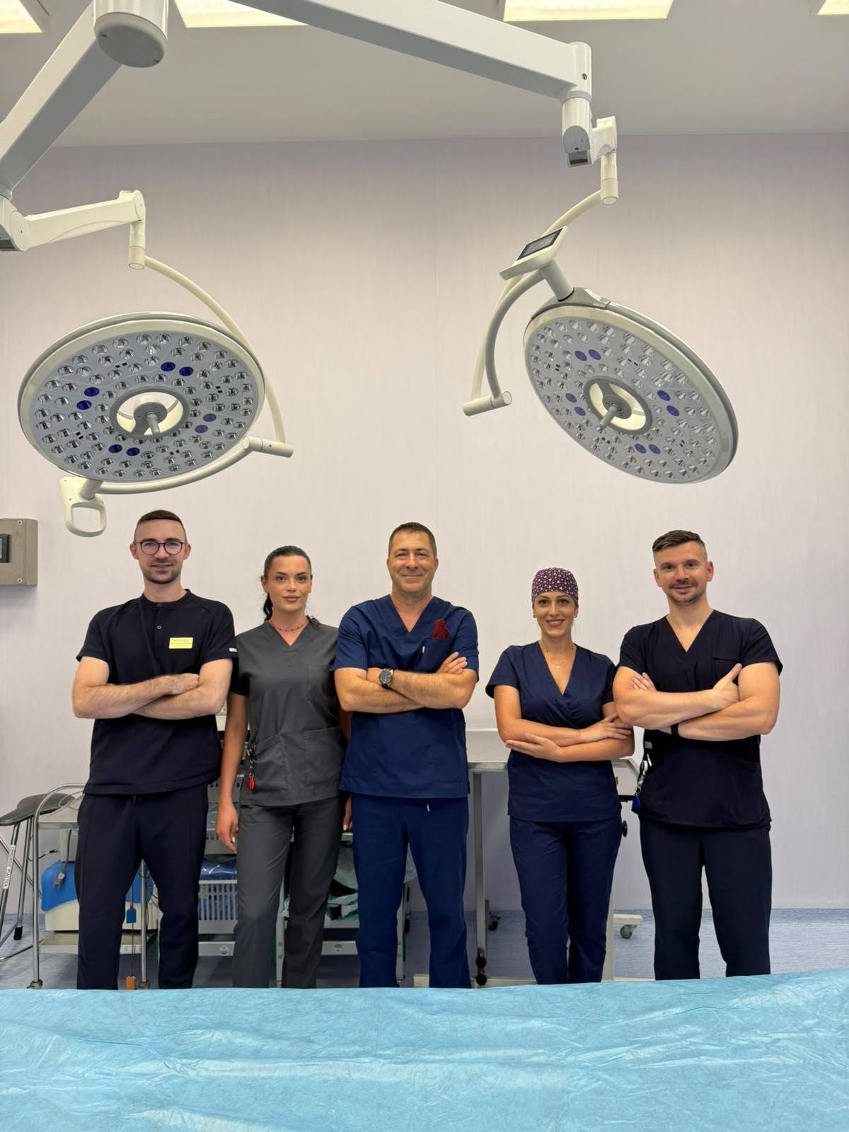 Tumoră retroperitoneală gigantă de aproape 10 kilograme, extirpată cu succes la Spitalul Clinic Județean de Urgență Sibiu