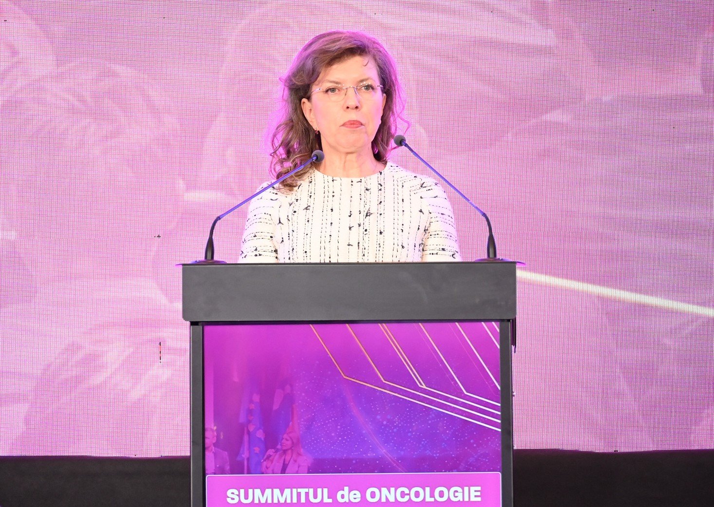 Prof. univ. dr. Cornelia Nițipir: Oncologia modernă nu mai poate fi practicată individual, succesul tratamentului începe în echipa multidisciplinară