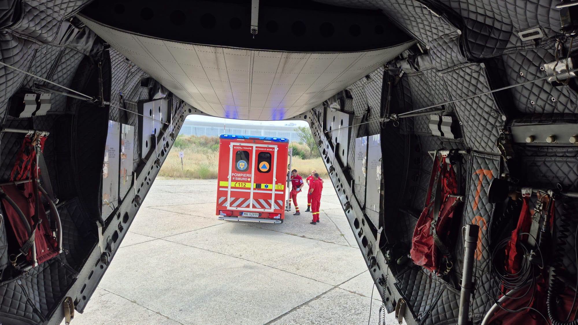Pacient cu arsuri, transferat la un spital din Belgia printr-o misiune umanitară a Bazei 90 Transport Aerian Otopeni
