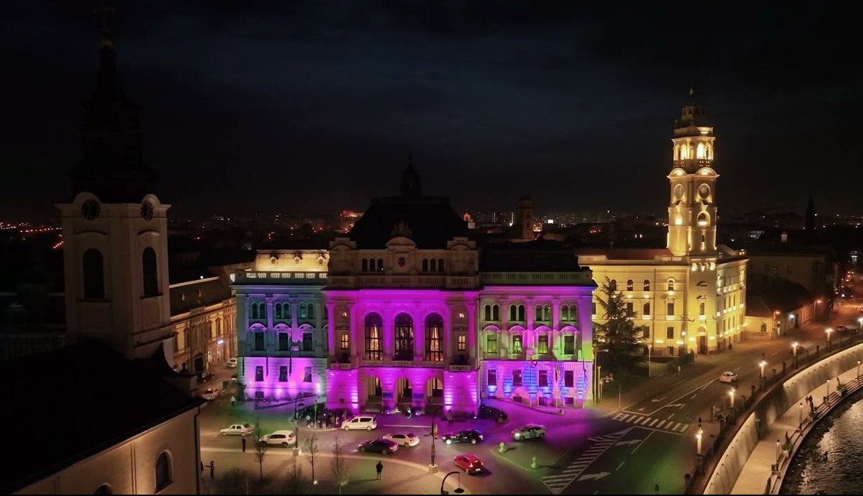 Primăria Oradea va fi iluminată în roz de Ziua Luptei împotriva Cancerului de Sân