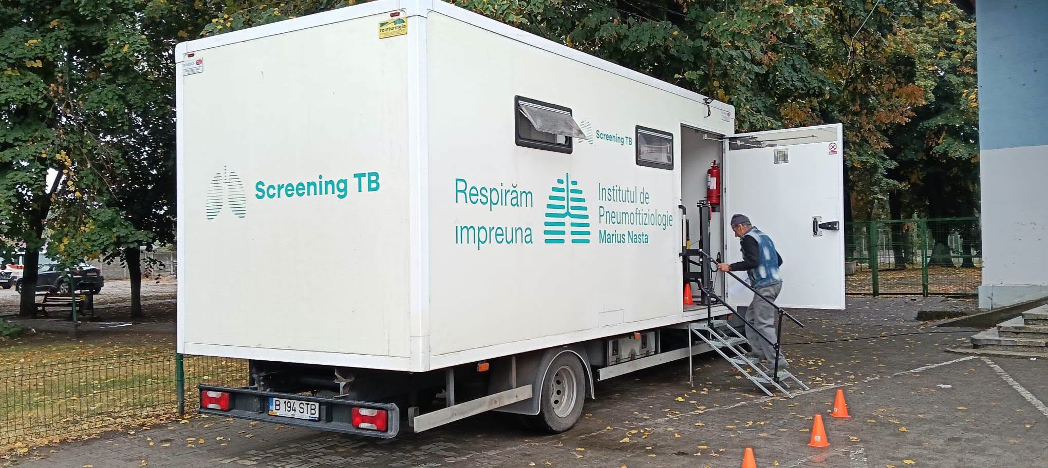 Aproape 2.000 de persoane din Dolj au beneficiat de investigații gratuite în cadrul caravanei Screening TB