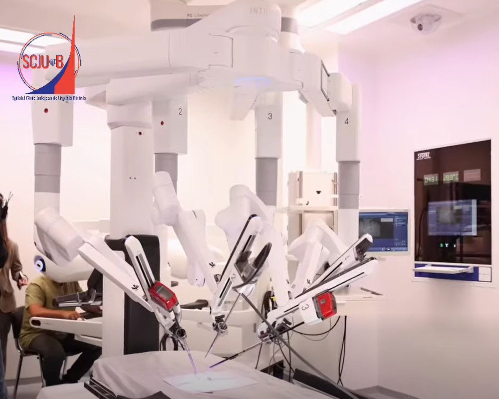 SCJU Bistrița – primul spital public din România care pune în funcțiune robotul DaVinci 5, cea mai avansată platformă de chirurgie asistată robotic