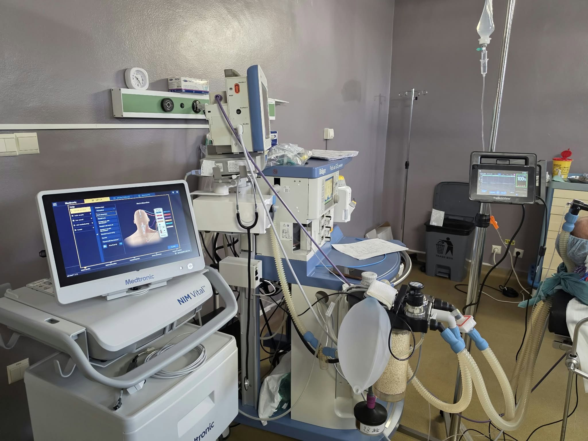 Institutul „C. I. Parhon” introduce în premieră monitorizarea intraoperatorie a nervului laringeu recurent în chirurgia cancerului tiroidian